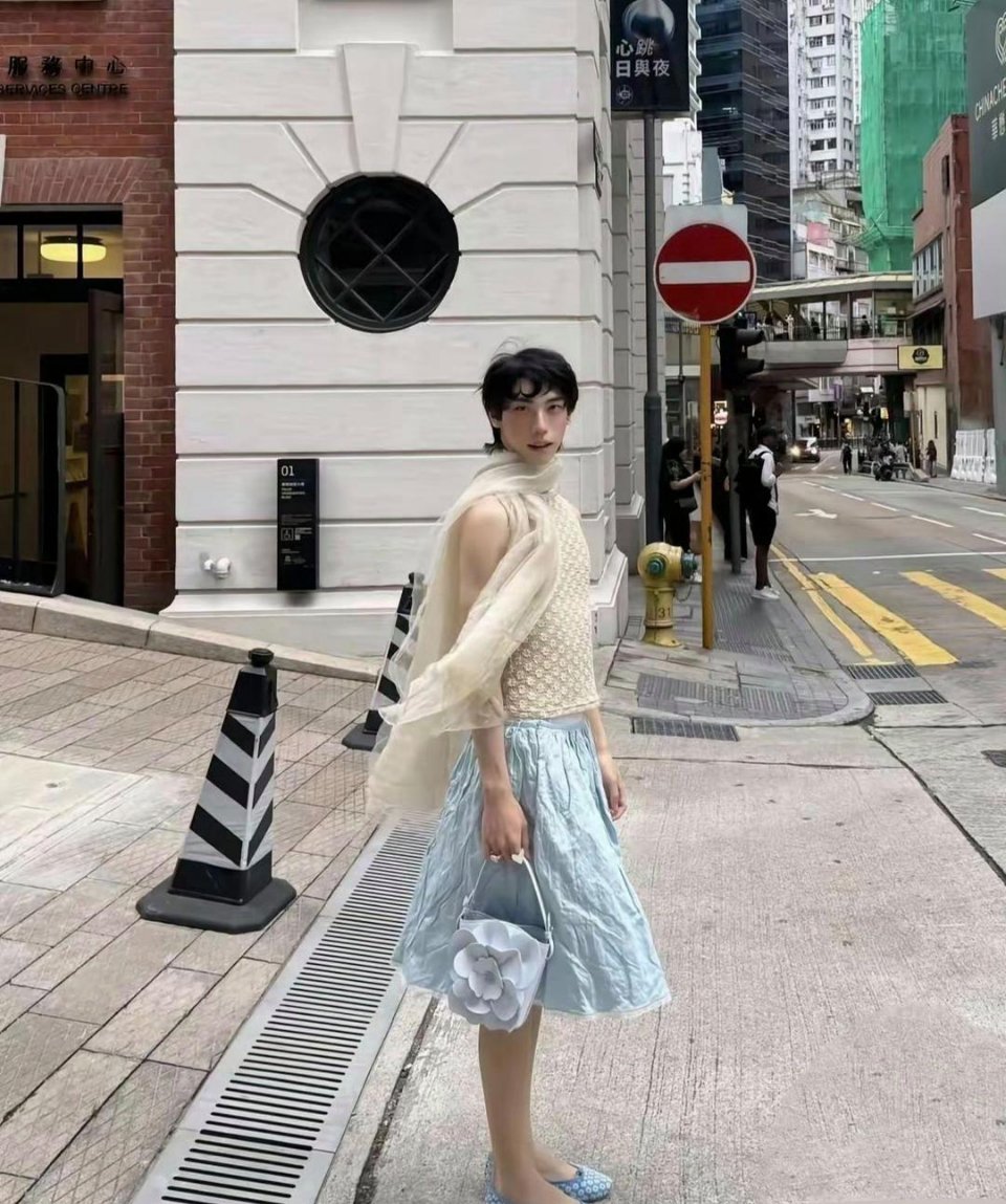 伊能静的儿子，这是走上了向佐的赛道？