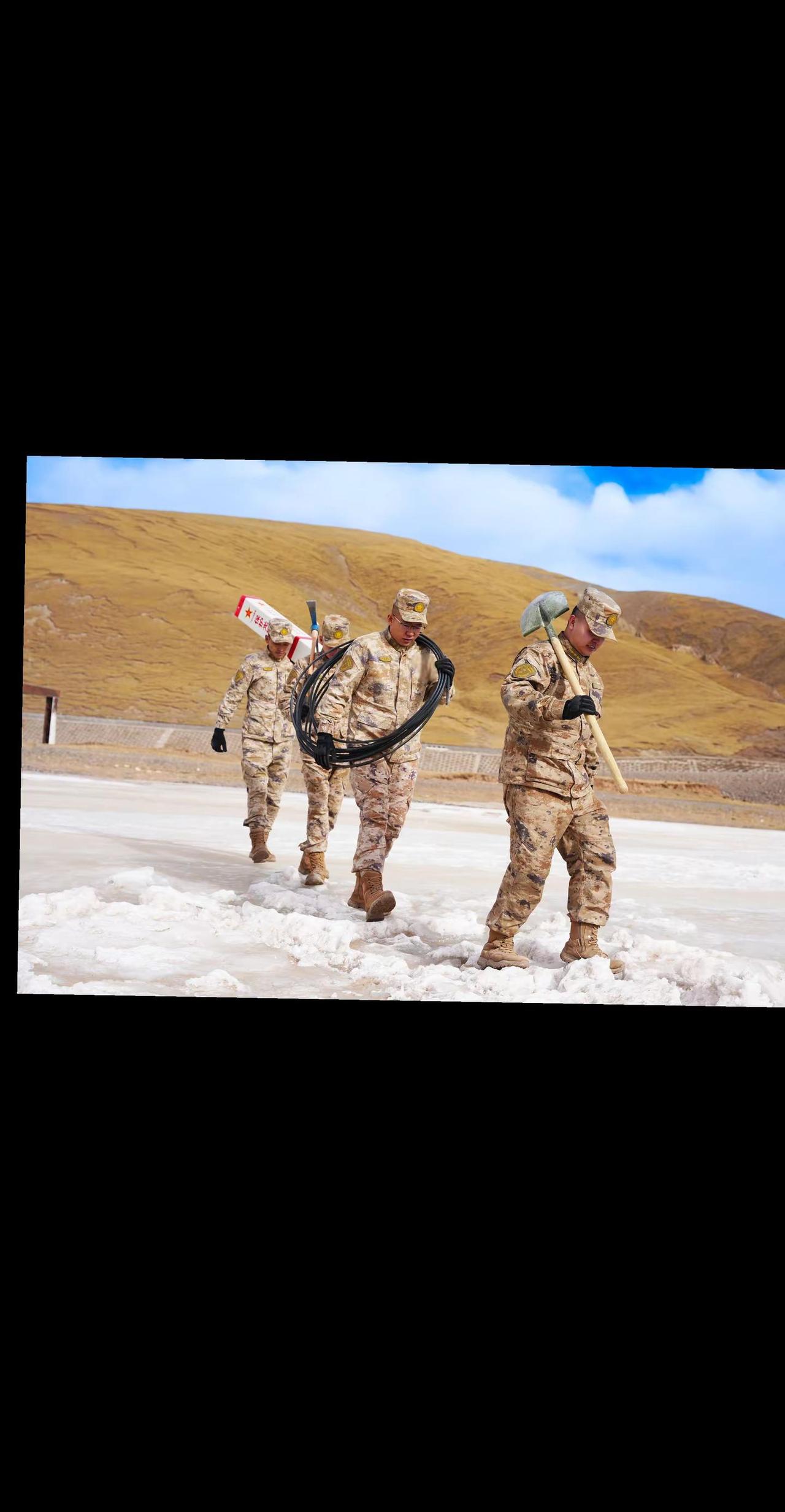 一开始就明牌的人，不过是在测试你接不接得住他的真诚而已，你见过哪个明牌的人是怕输