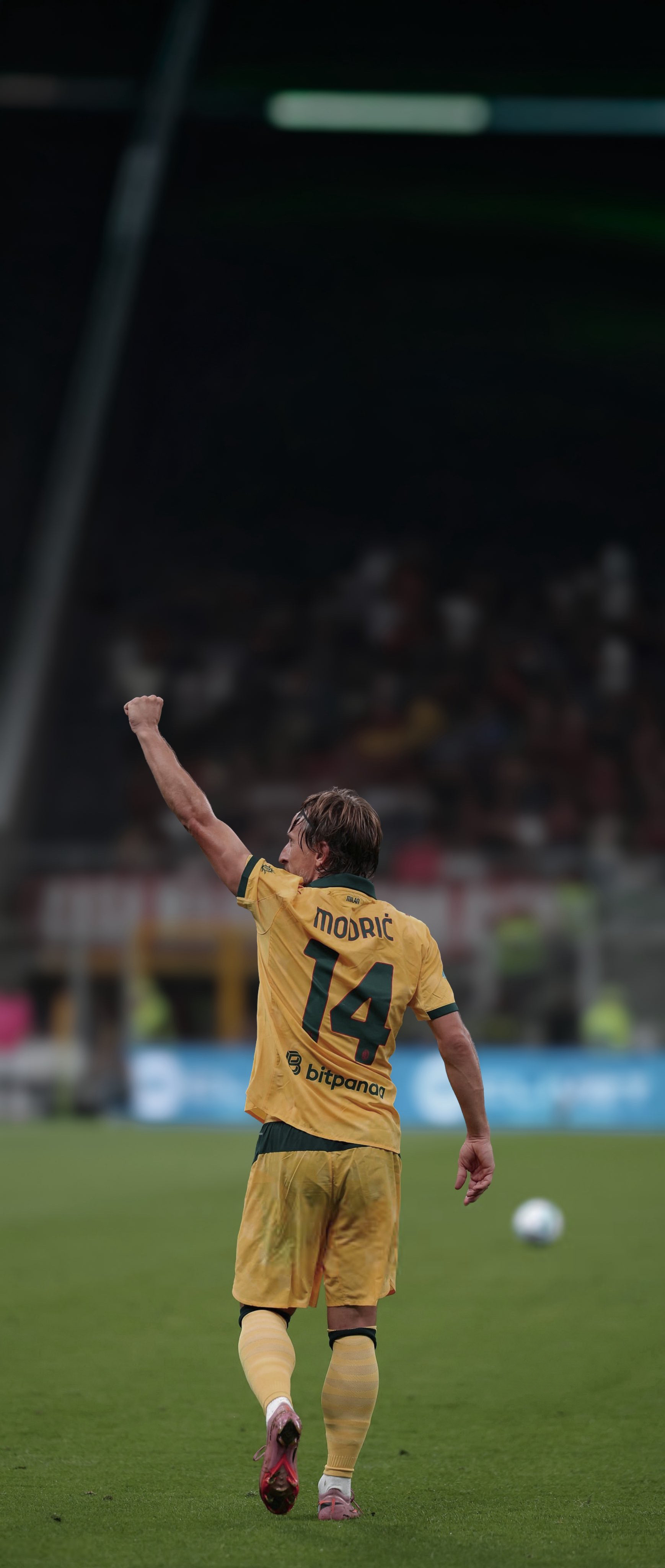 【手机壁纸分享】❤️🖤莫德里奇🇭🇷.sempremilan