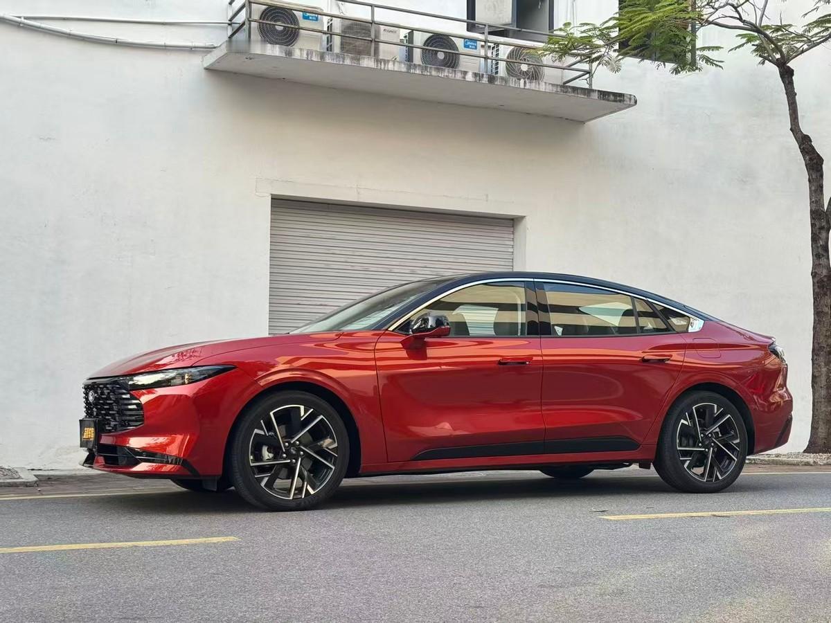 福特的新蒙迪欧到底怎么样，前段时间试了一下，首先升级后的2.0T发动机表现还是很