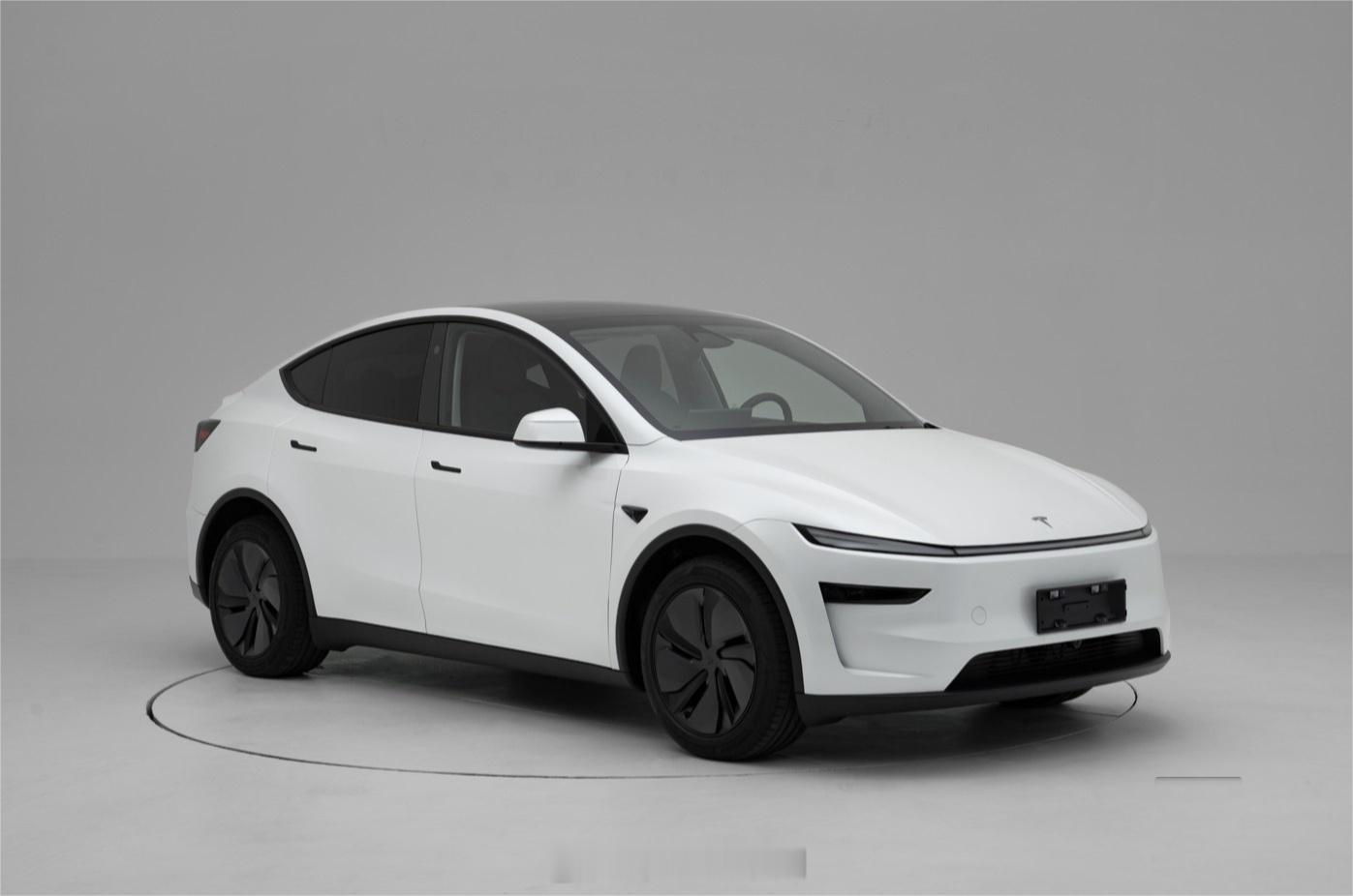 特斯拉ModelY+完成了工信部申报：车身长宽高分别为4797/1920/16