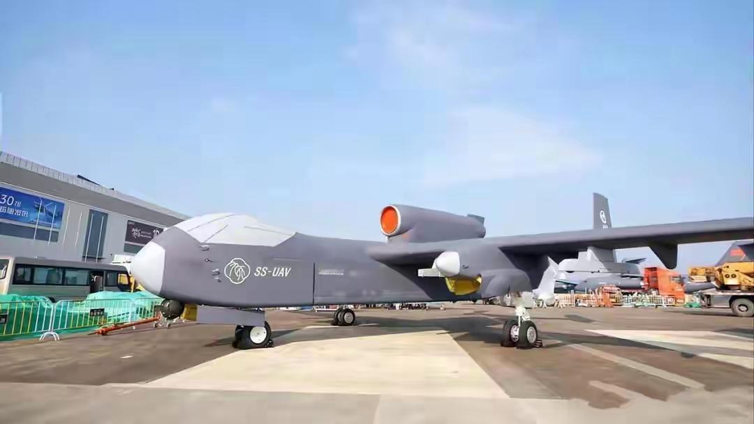 中国“蜂群1号”无人机系统实力领先全球。单兵可控200架，技术优势明显，美军都难