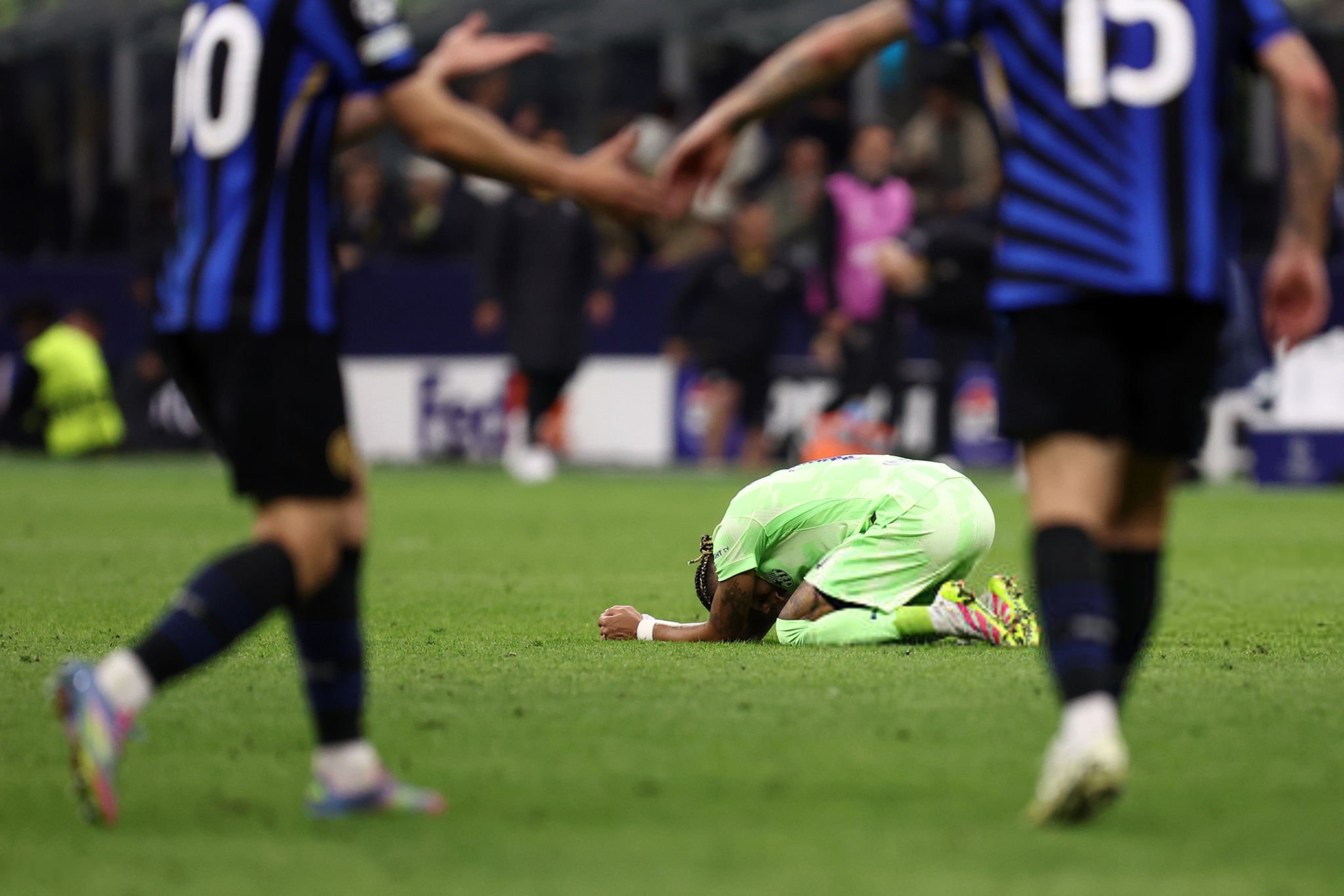 拉菲尼亚：对阵国米的欧冠半决赛？我觉得从我们打进第三球的那一刻起，我们一只脚就已