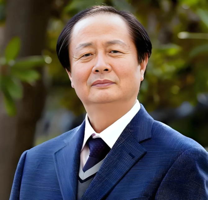2002年作曲家赵季平的夫人去世后，朋友第二年给他介绍了一个女朋友，这个女人长的