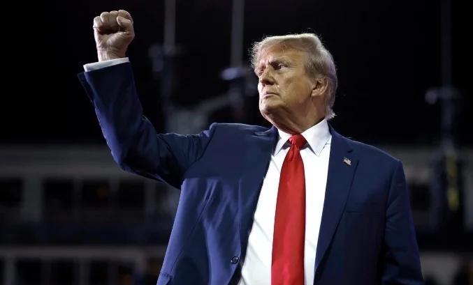 特朗普准备出兵！美国民众闹翻天，MAGA分歧严重对于以色列和伊朗之间的冲突，特