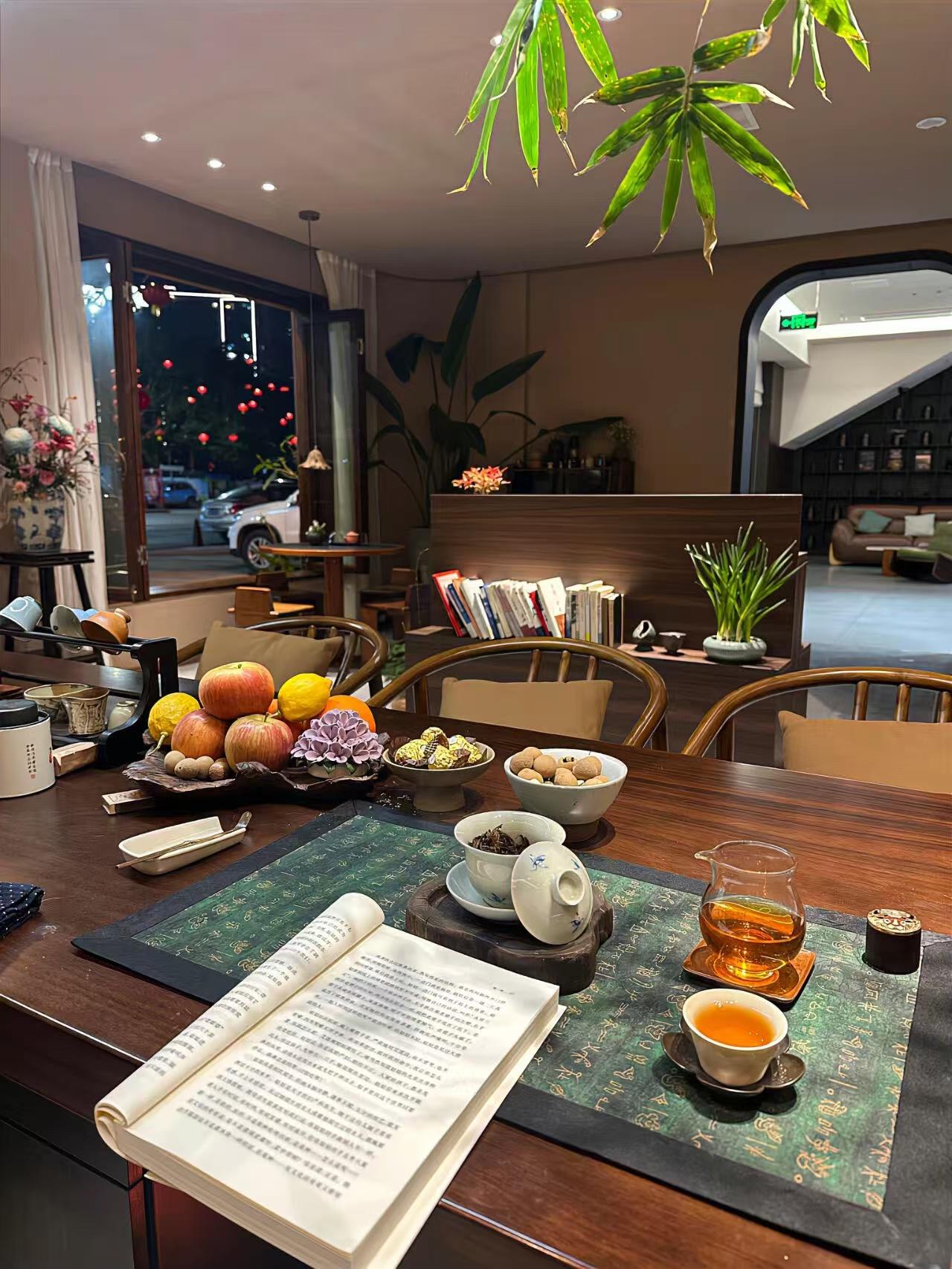 一位退休医生说，最好的养生就是这10件小事：1.吃饭别吃太饱。人的胃不是无