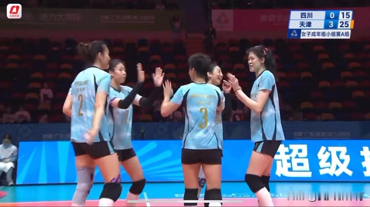 妹妹李盈莹终于笑了，也是突破自我了！这场赢四川女排，李盈莹状态出来了，3局比赛拿