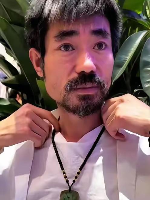 人红了，是非就真多吗？​网红阿四，人称“巴黎世家二公子”，自从去年车展一战成名