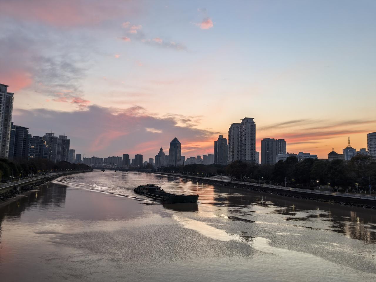 碰到退休攀比症患者，远离去年退休时被拉进了一个公司退休群，里面人不