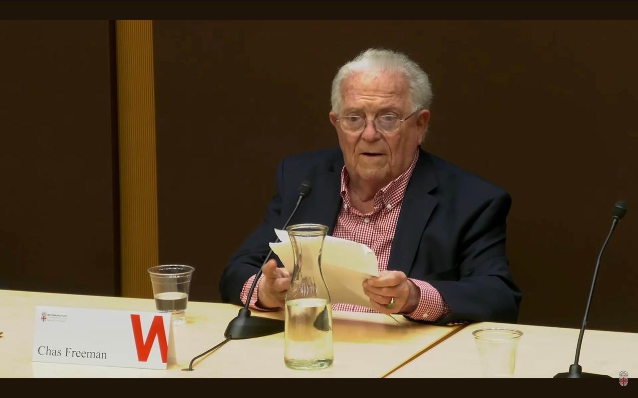 美前外交官傅立民对中日冲突解读非常精彩傅立民在最近的一次演讲中认为，日本首相