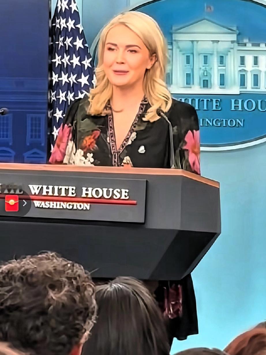 美国对华芯片封锁升级！黄仁勋最担心的事发生了特朗普一纸禁令，把英伟达最新Bl