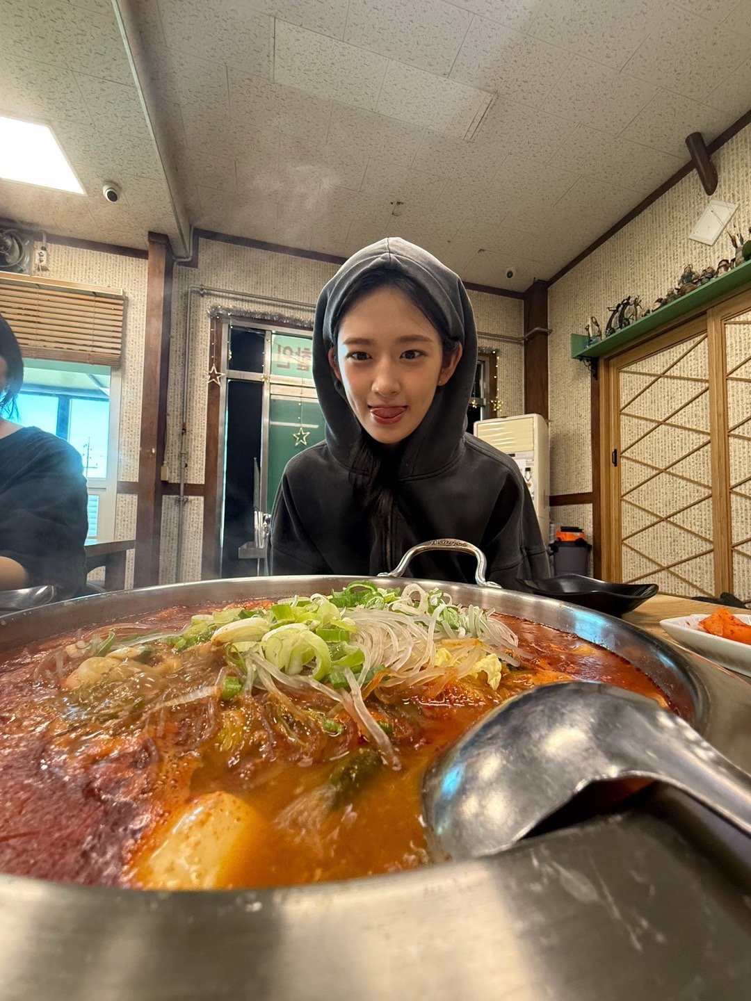 251022IVEYujin安宥真小馋狗​​​
