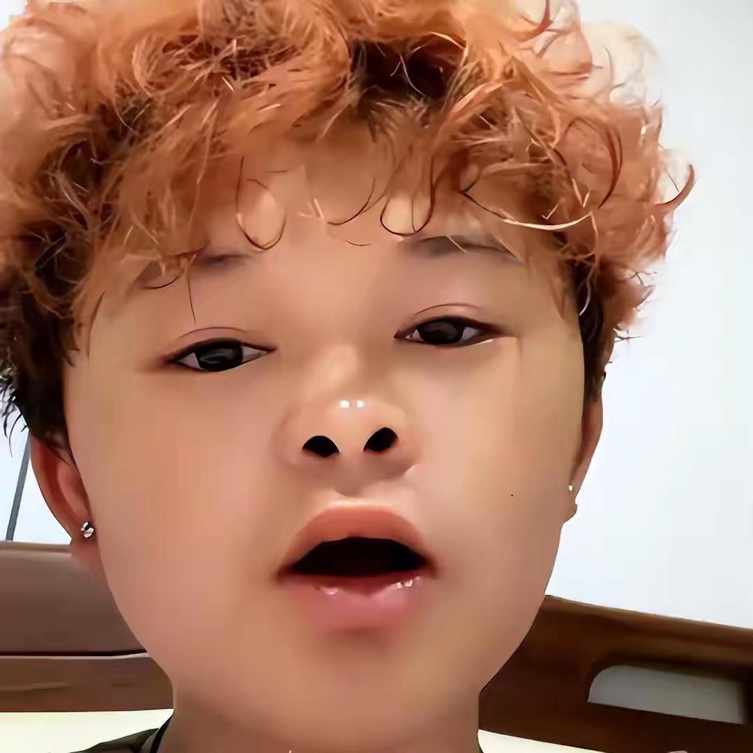 一开始就是荒诞的，注定不会有好结果，长的像马云的范小勤从来没有掌控过自己的人