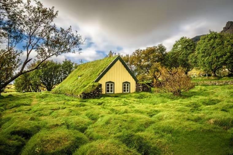看了美伊冲突里导弹互射的场面，真的越看越清醒。以前总觉得，核心城市、核心地段