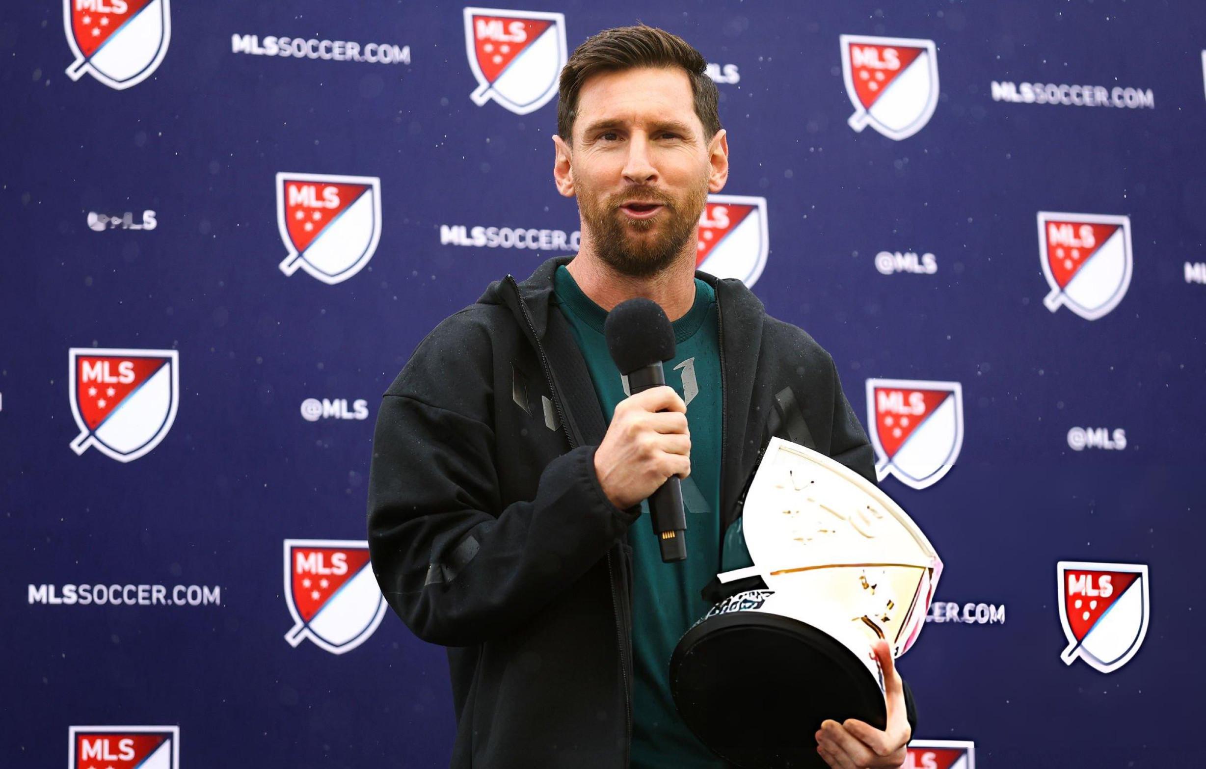 梅西在迈阿密国际主场领取了美职联MVP奖杯，并在现场发表感言：“非常感谢能获得这