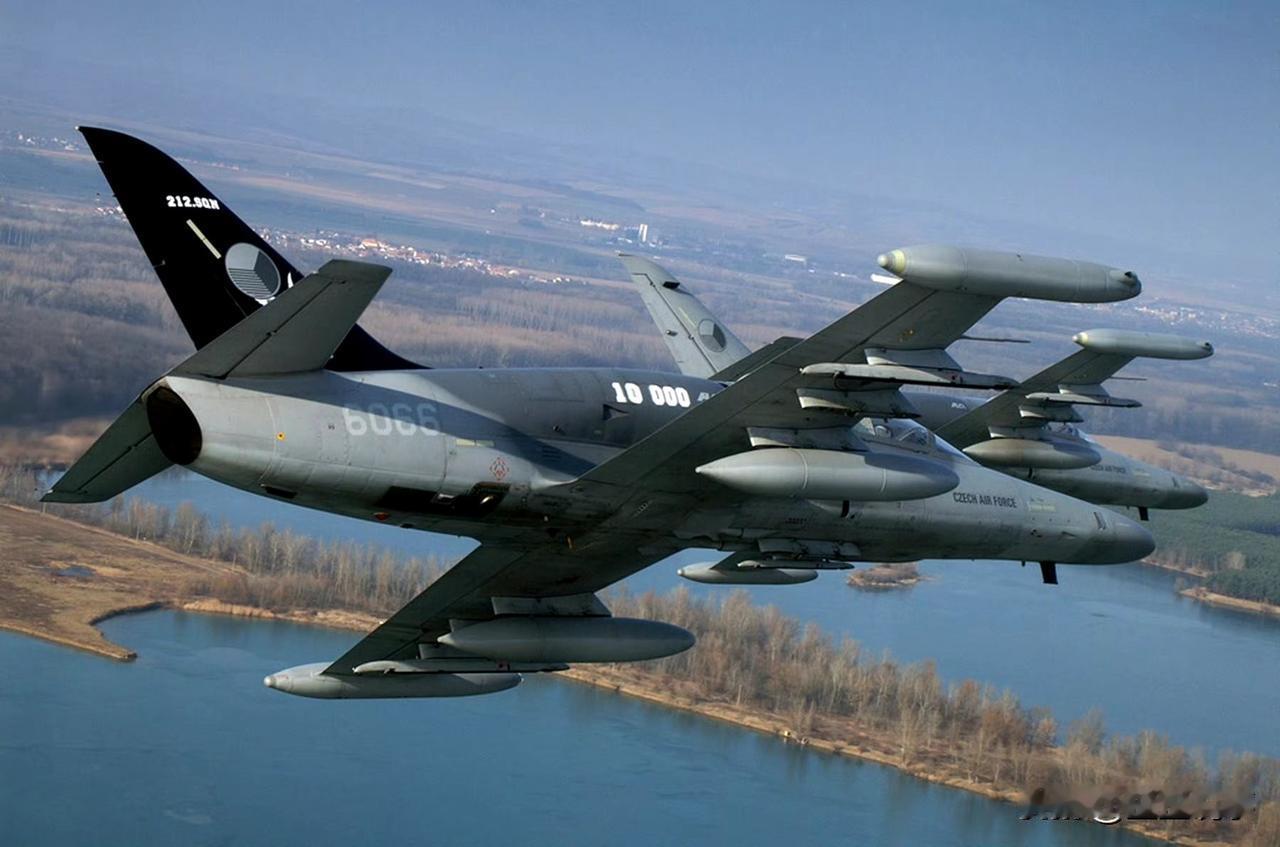 战争一旦爆发，中国3000架飞机根本上不了场？俄专家道出真相。西方媒体称，中国3