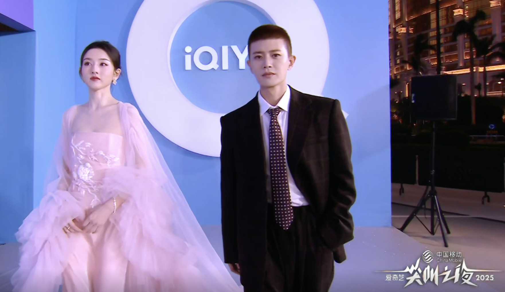 尖叫之夜红毯爱奇艺尖叫之夜任嘉伦、宋祖儿，这组合确实让人尖叫！