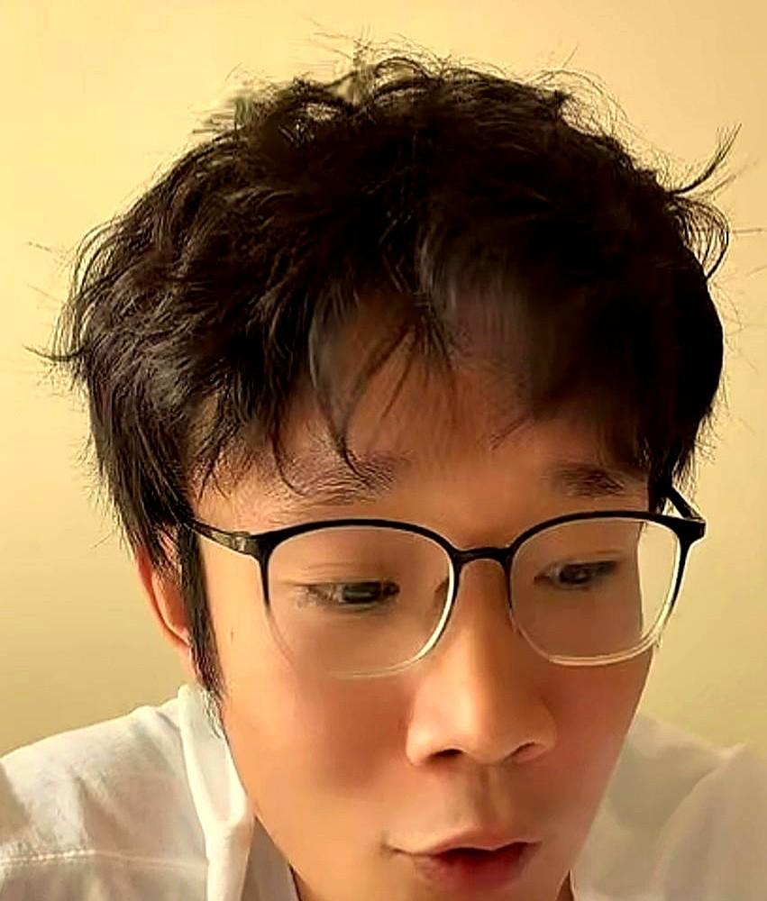 丁彦雨航一句话，直接扯下现在国产锋线的遮羞布：朱芳雨放现在，能把对面生吞了。
