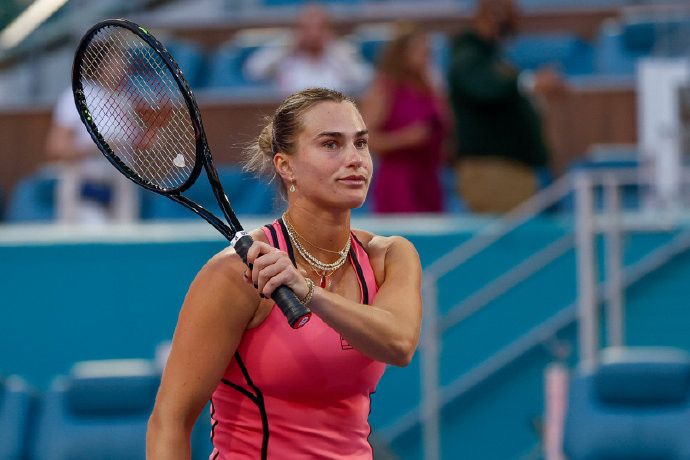 萨巴伦卡高芙会师迈阿密决赛萨巴伦卡再进迈阿密决赛！迈阿密站半决赛，头号种子萨巴