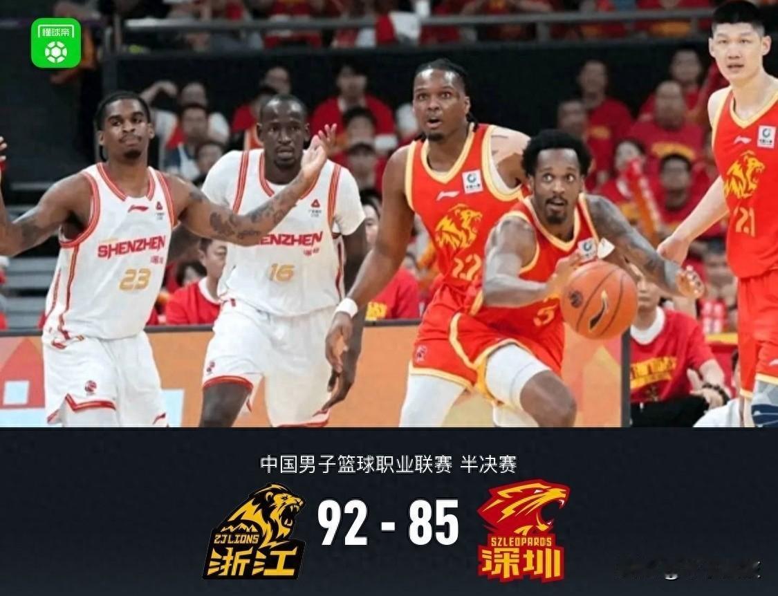 广厦2-0领先，深圳只剩8人轮换，胡金秋膝盖裹着冰袋上场。昨晚广厦和深圳的半