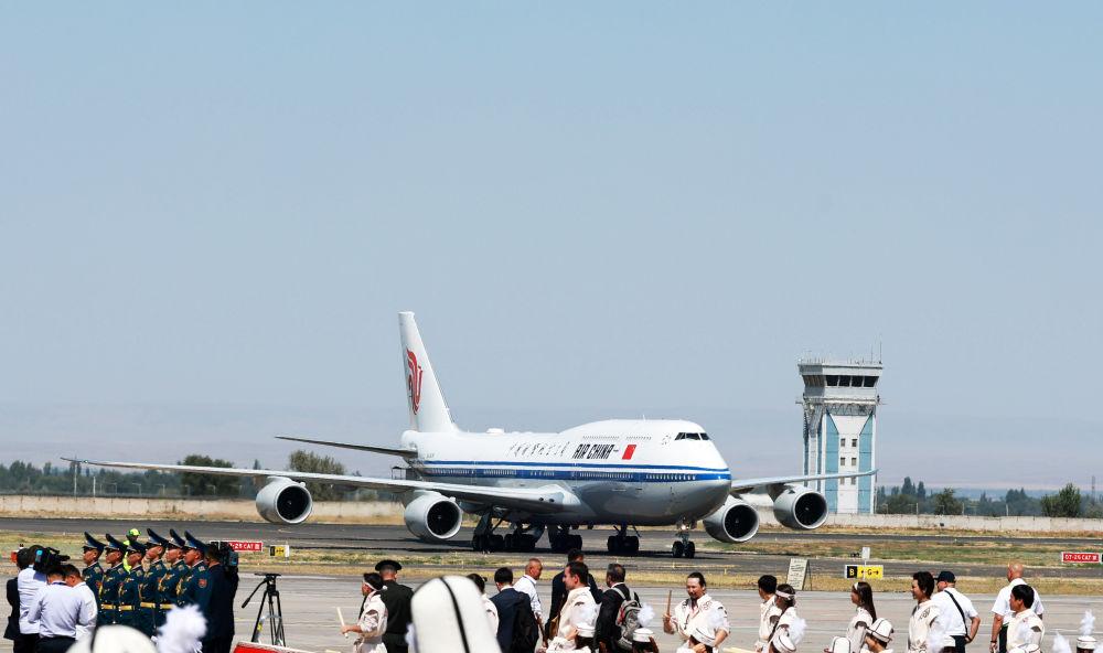 8月30日下午，中方代表团已经抵达吉尔吉斯斯坦首都比什凯克，出席上合组织峰会并展