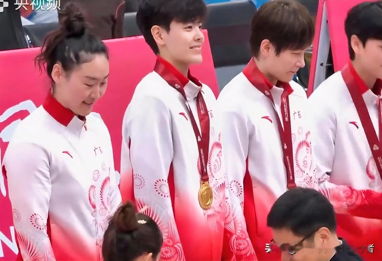 太强了[赞]！广东全运女篮74-68完胜四川全运女篮夺金，看看广东队球员的数据，