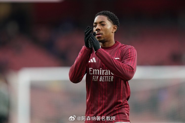 阿兰·史密斯：我认为阿森纳现在会卖掉斯凯利。我的意思是，考虑到他是青训球员，他们