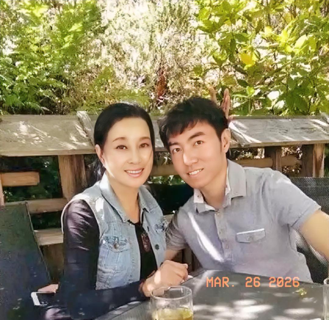 刘晓庆亲妹妹一家的算计太心寒绝了！亲人算计起来比外人还狠！刘晓庆一辈