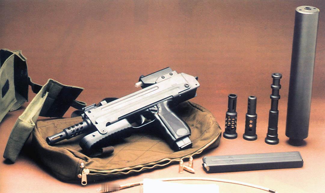 BXP冲锋枪在1980年代中期由南非米切姆公司（Mechem）为警察和军队研制的