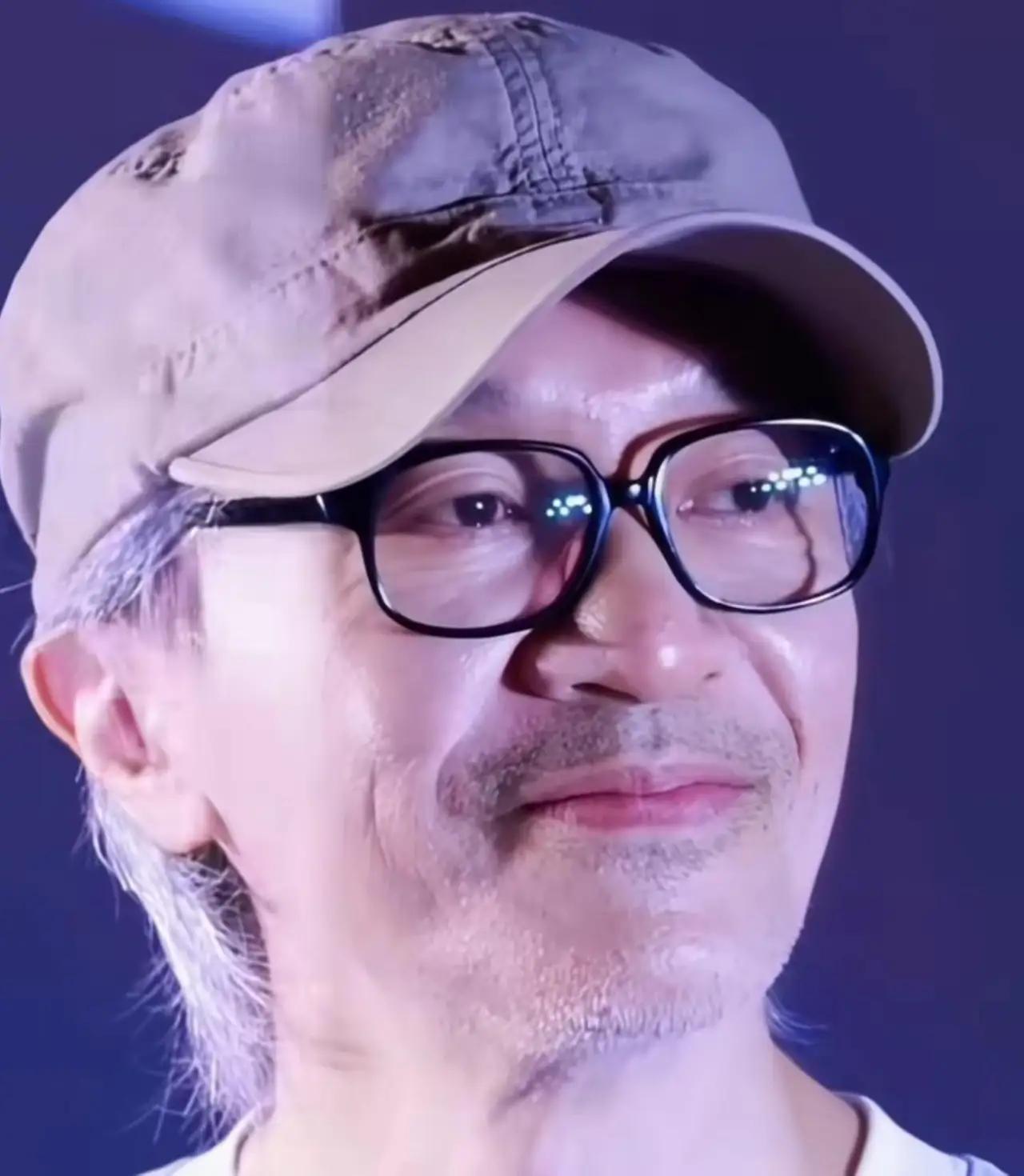 周星驰王者归来我看到一个短视频，视频里一名男子说道：“星爷，我们八零后如今不