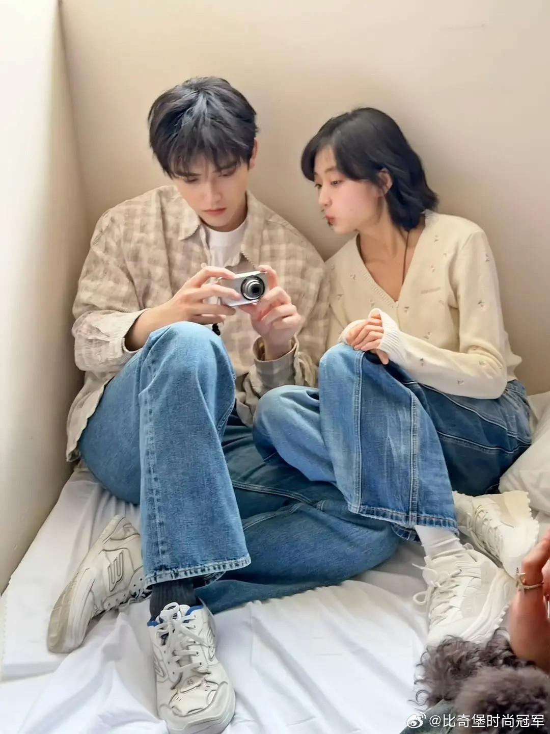 现在是为什么一定要拍一点双人大片？陈飞宇和孙千也没有cp感啊！还不如接两个双人采