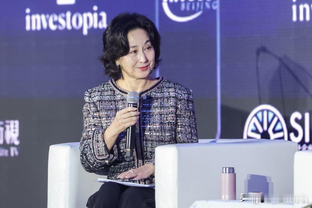 何超琼担任《风与潮》总顾问何超莲拿下第六届金莲花最佳新人何超琼参与的是澳门爱