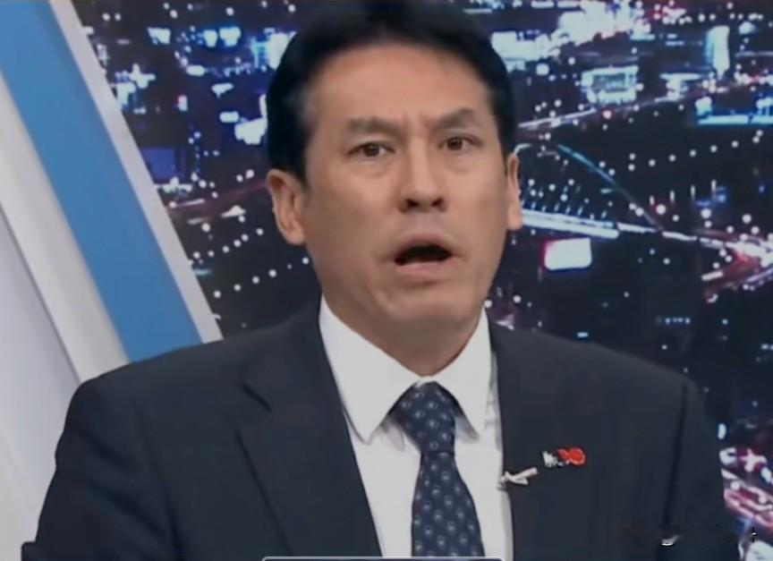 黄暐瀚你要点脸皮行不行。台湾媒体人黄暐瀚在节目中呛声，称：有些大陆网友来我这里挑