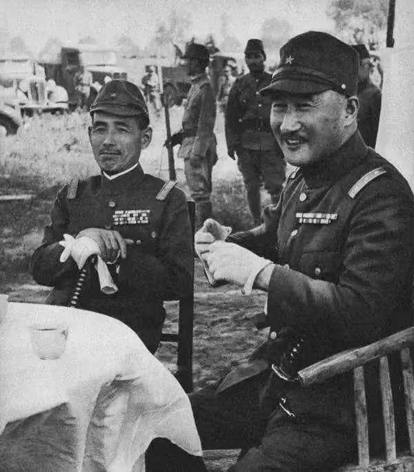 日寇是如何对待荷兰女人的，花样百出，相当流氓，惨不忍睹！ 1942年，日