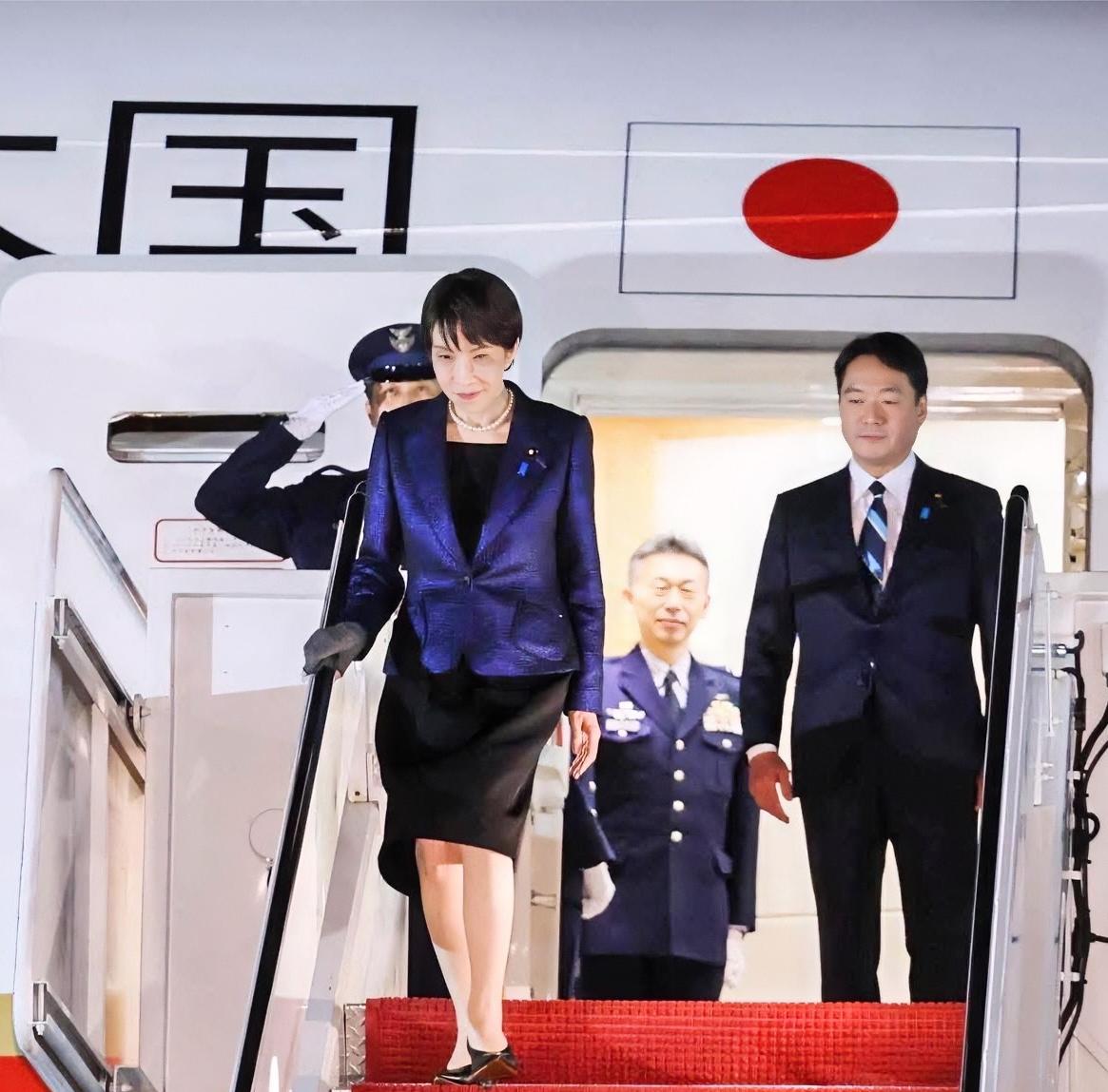 没有仪式，日本很失望当地时间3月18日晚间，日本首相高市早苗一路风尘仆仆终于