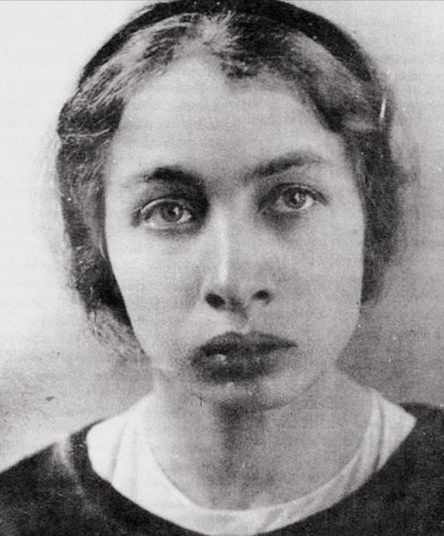 🐼1918年，列宁遭遇刺杀，女刺客卡普兰对着他连开了三枪。很快杀手便被抓捕