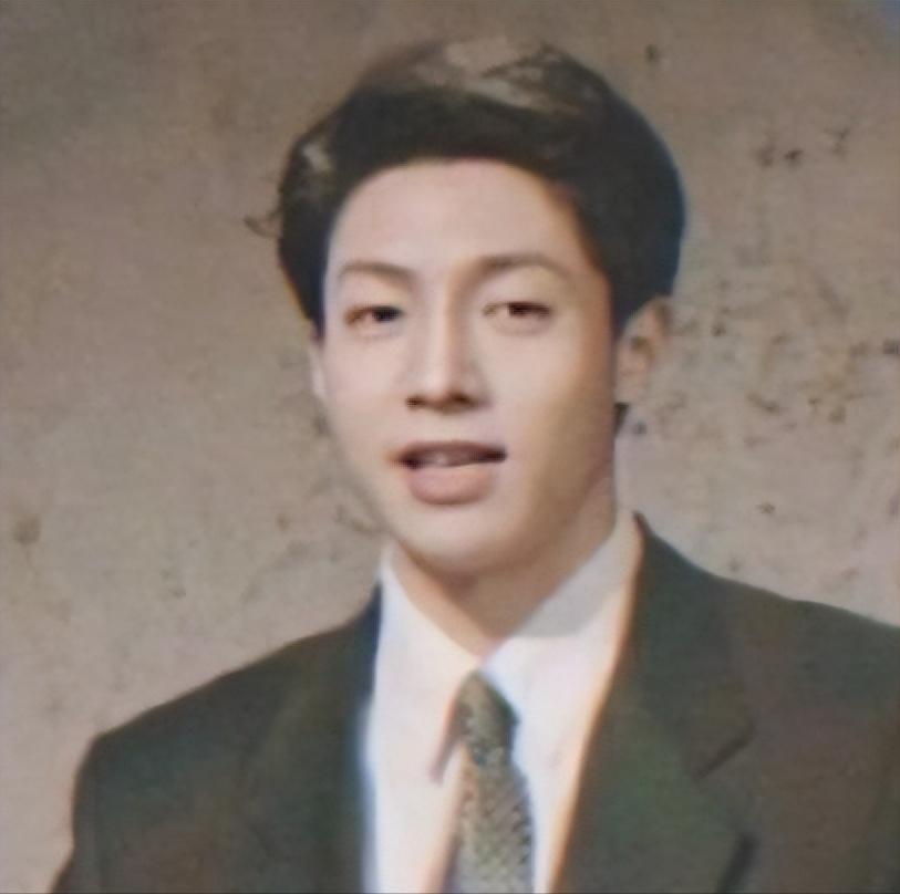 1997年，撒贝宁去央视面试，领导肖晓琳一看到他，转头就走入办公室锁上门，问同事