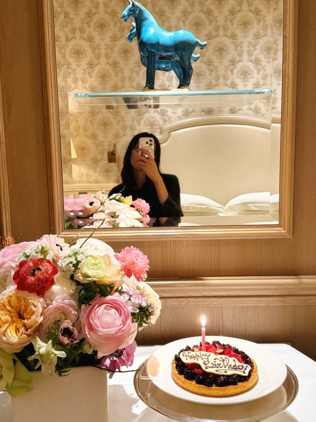 刘雯庆祝38岁生日