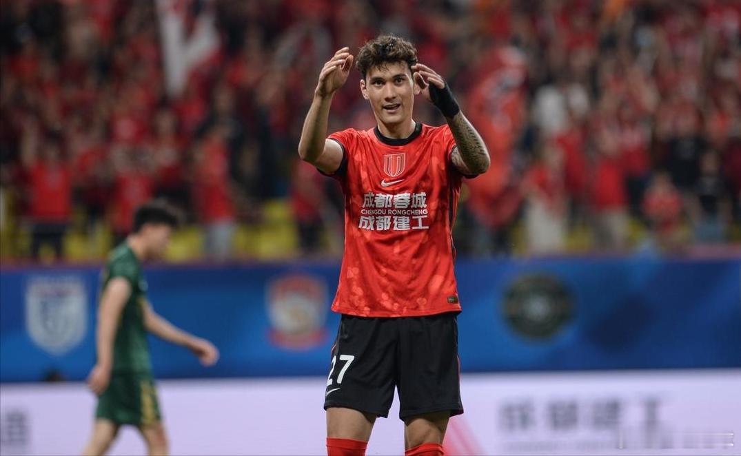 上赛季1球未进的拜合拉木，这个赛季出场7次打进了2球……虽说有一个进球是运气，但