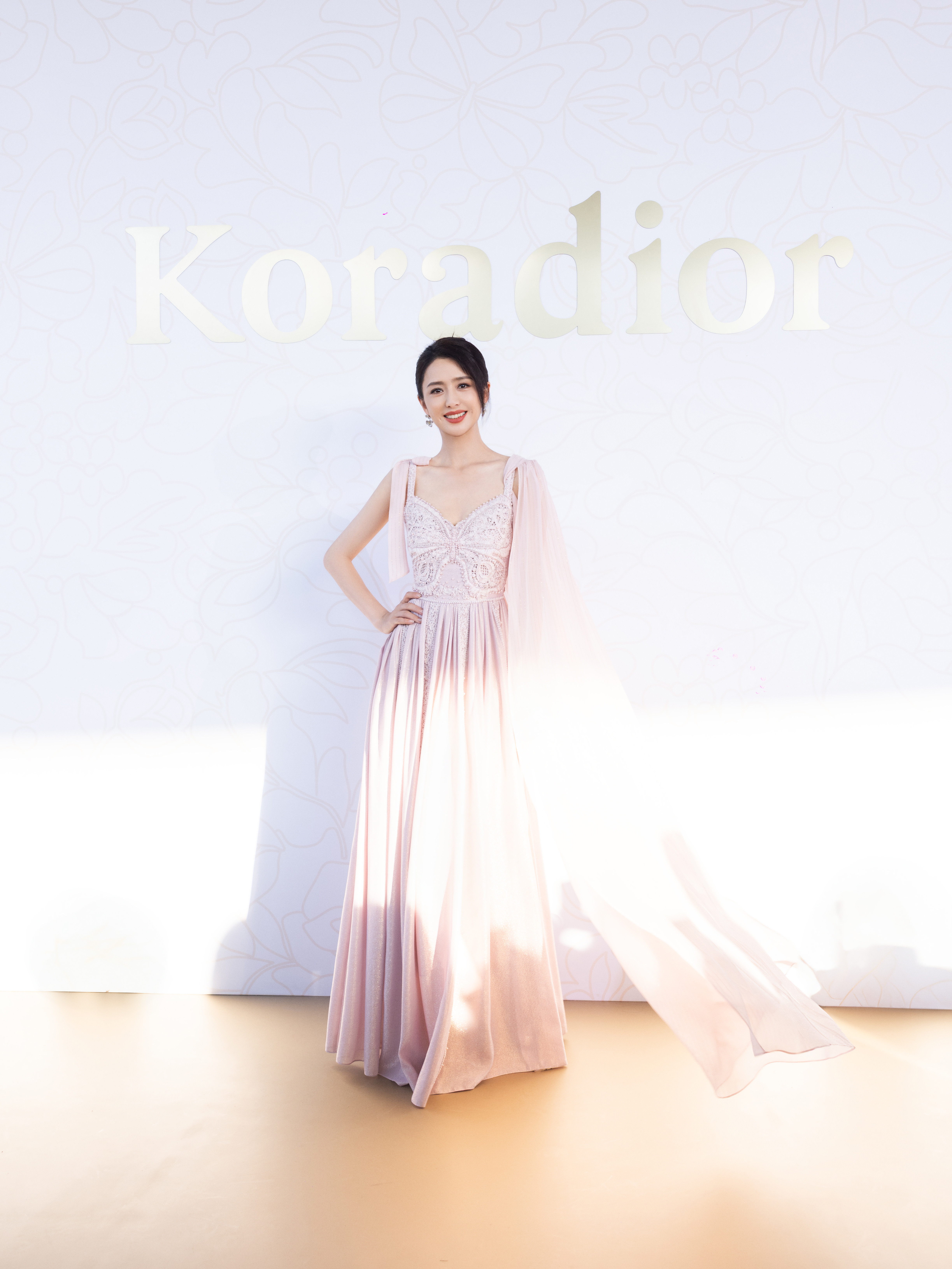 佟丽娅🌸珂莱蒂尔📍Koradior2026春夏时装秀以花为韵，以蝶