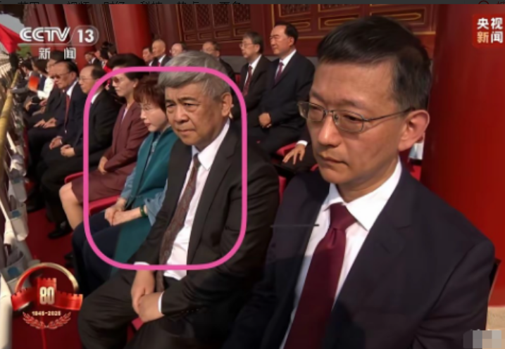 洪秀柱参加9.3阅兵，赖清德不干了。 前国民党主席洪秀柱1日晚间抵达北京出席