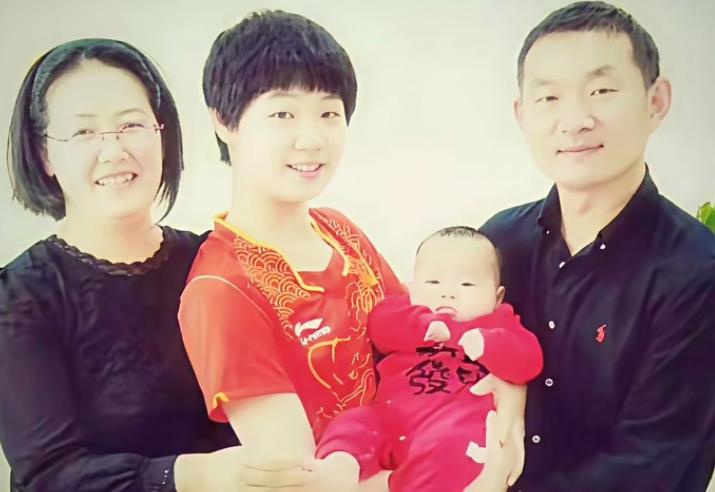 蒯曼父亲霸气发文护女引热议蒯曼父亲蒯本军在公众号发文点评了女儿在世乒赛的表
