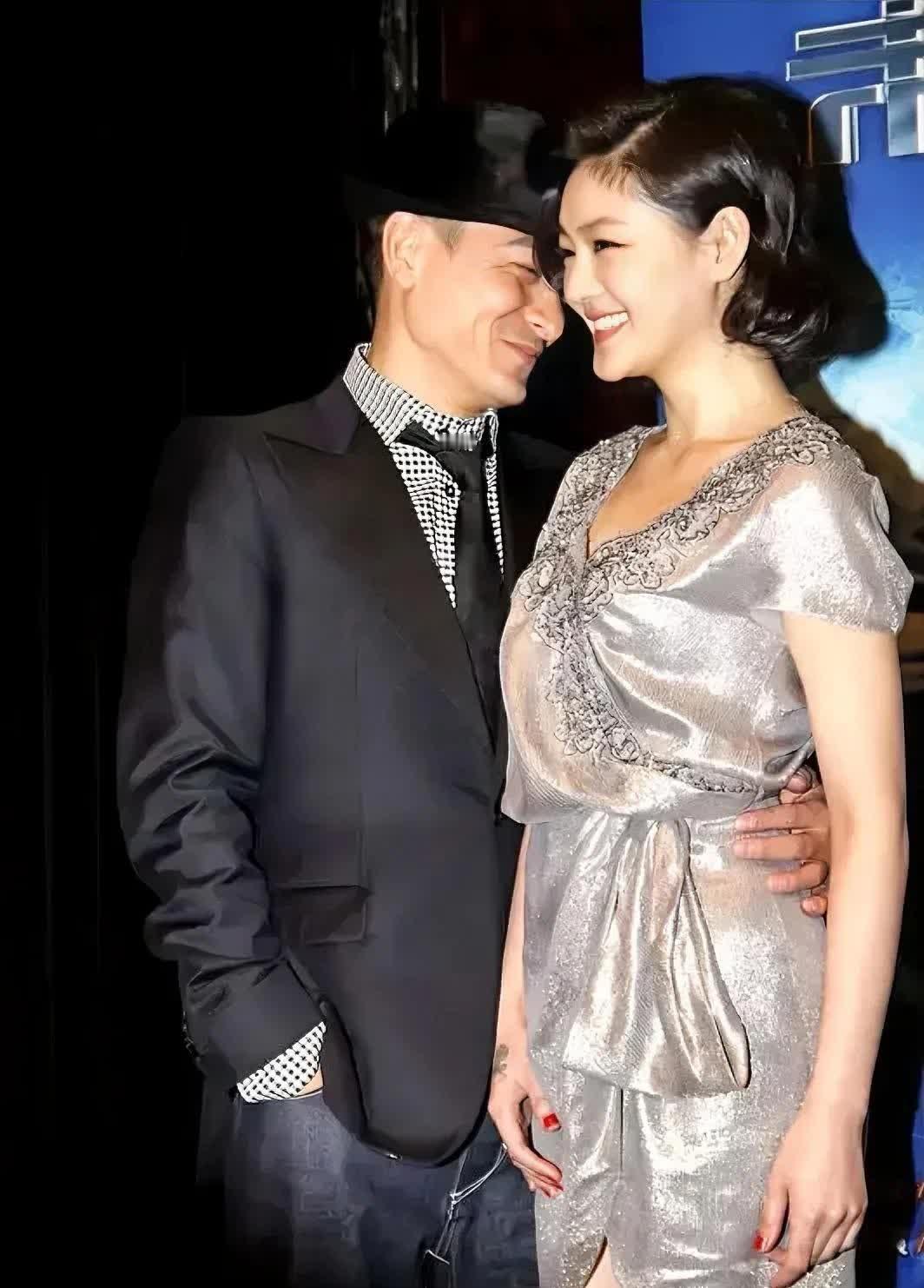 虽然大S遭到很多人吐槽，哪怕她已经走了，但她生前在娱乐圈里发展，她几乎和每一位合