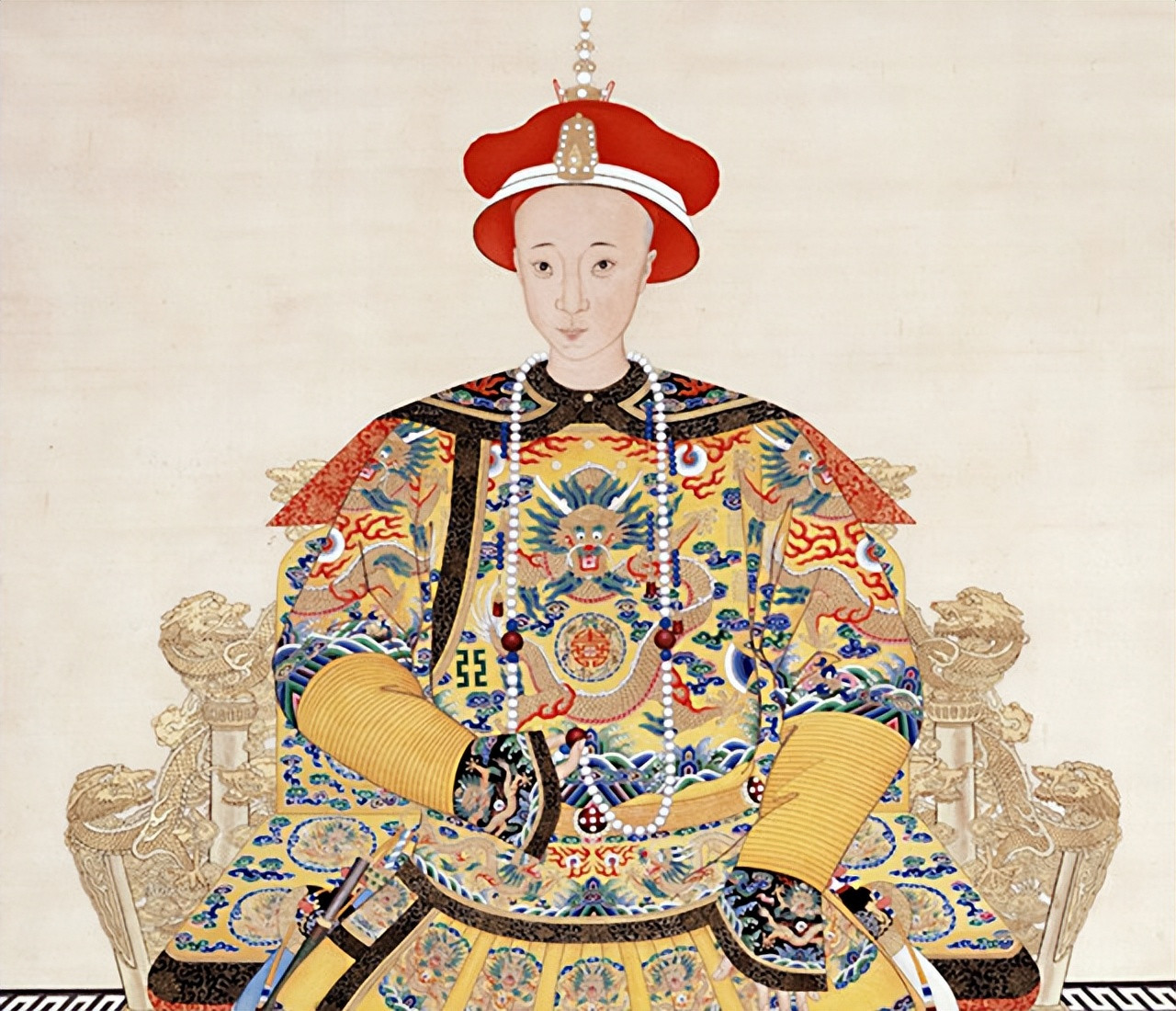 光绪帝与隆裕洞房，慈禧派了四位皇室贵妇在喜账后面偷听，不料却听到隆裕深深叹道：“