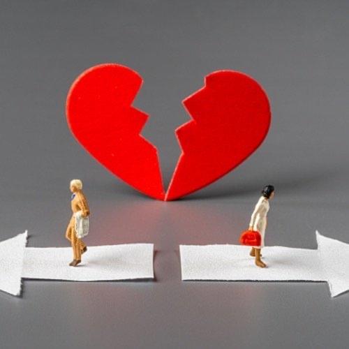 一对小情侣没领证就住一块儿，姑娘意外怀了娃，本来准备双喜临门，结果不知咋的吵到退