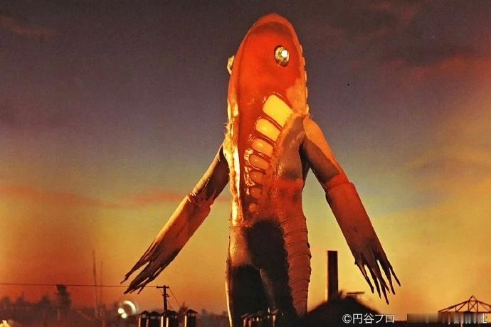 赛文奥特曼剧照和诺亚奥特曼剧照