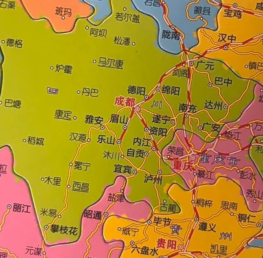 四川的铁路交通第二城是哪里？目前来说是绵阳，接下来可能是宜宾，只要渝昆高铁一通车