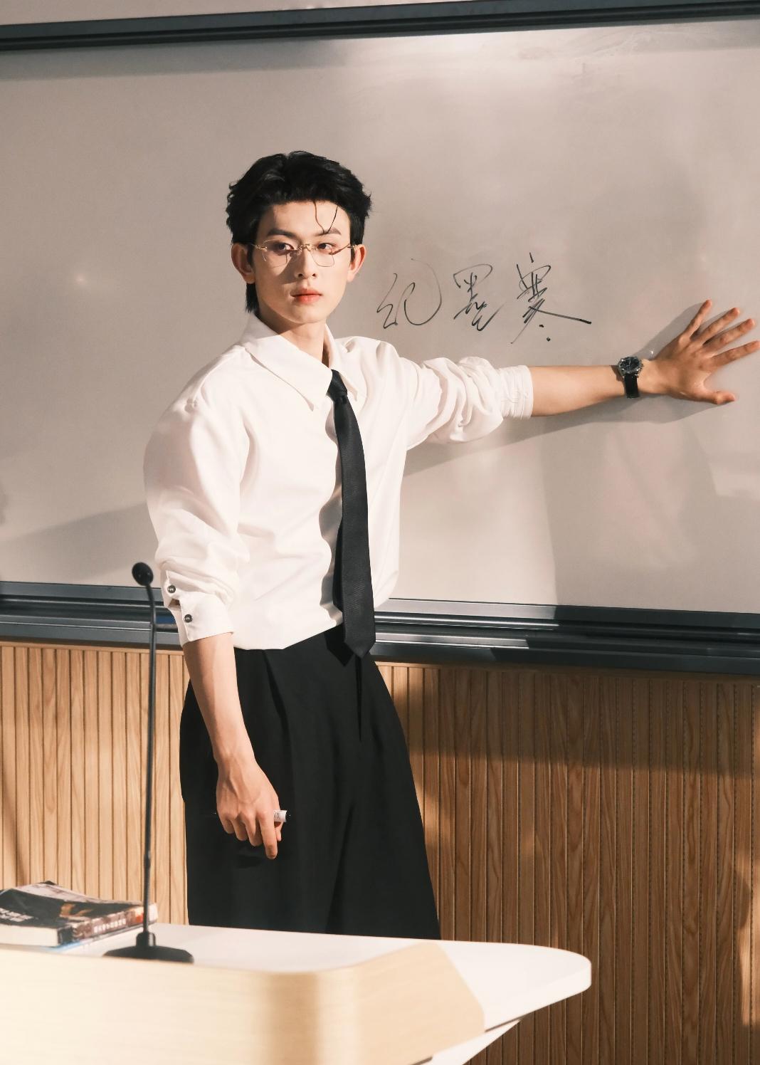 这短剧真是经不住细看呀因为这一看你就会发现一个很大的问题就是内娱拍的剧看不下