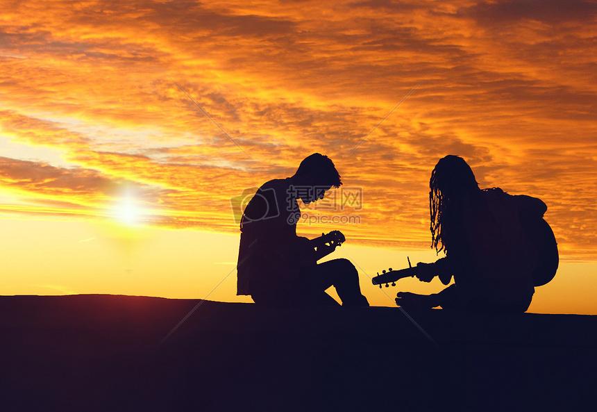 哎，说起生活啊，真是个“虐我千百遍，我待生活如初恋”的存在。你以为它会温柔点，结