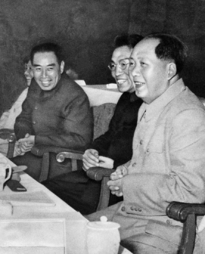 毛年谱1955年10月2日下午三时，和刘少奇、周恩来、朱德、彭真、邓小